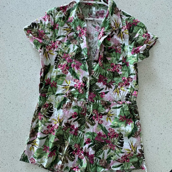 Flowery Victoria’s Secret Romper - size large & brand new - Picture 2 of 4